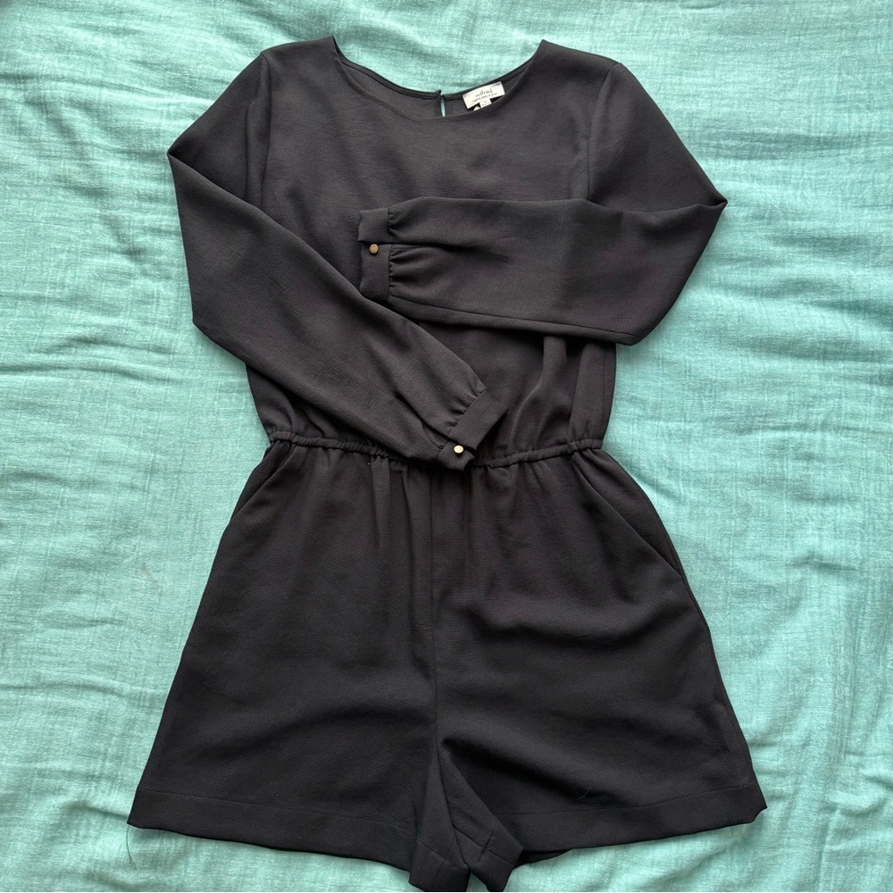 NWT Aritizia Wilfred Womens Size M Black Long Sleeve Romper Pockets